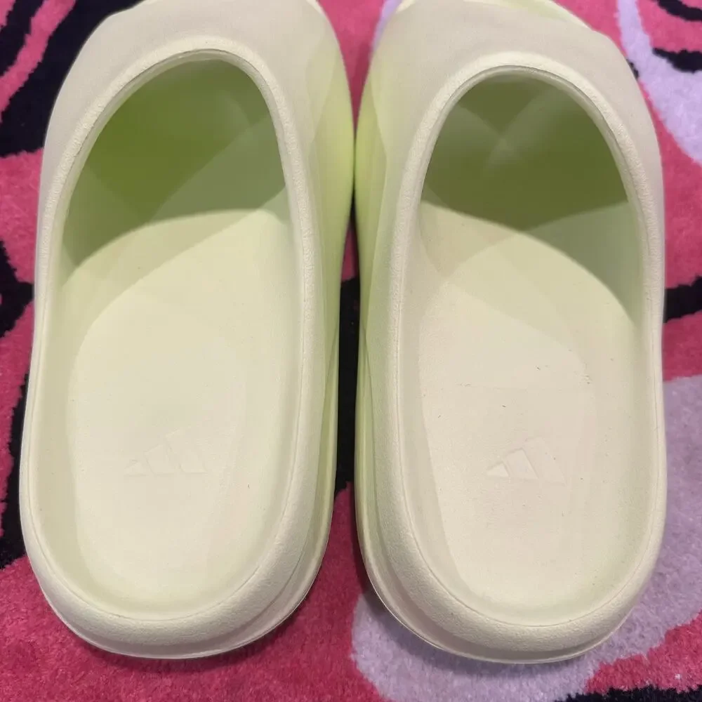 adidas Yeezy Slide 